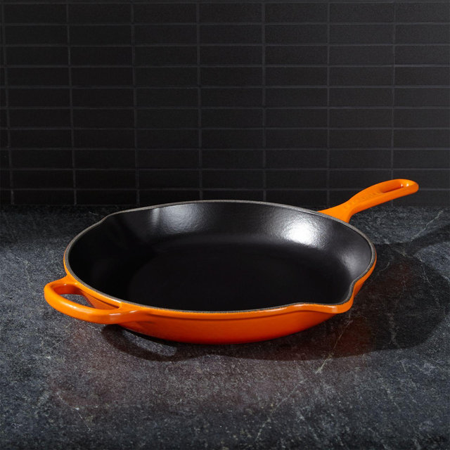 Le Creuset ® Signature Flame 11.75" Skillet