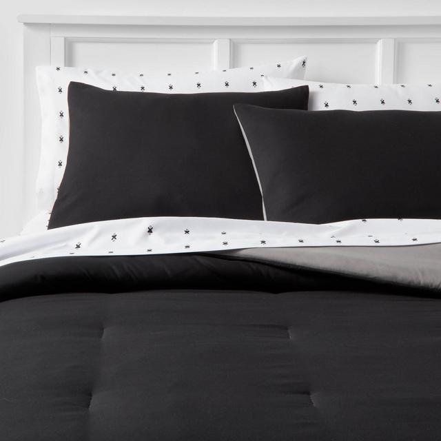 7pc King Solid Microfiber Reversible Comforter & Sheets Set Black/Dark Gray - Room Essentials™