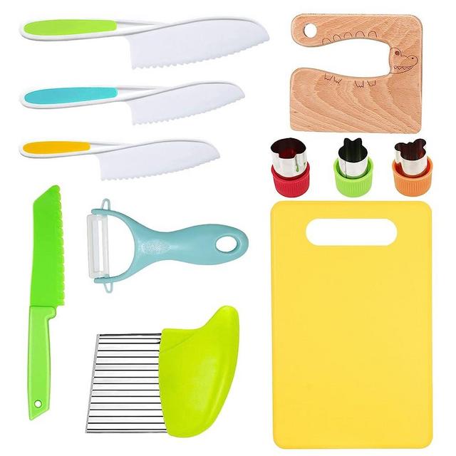 RISICULIS 11 Pieces Wooden Kids Kitchen Knife, Kids Knife Set Include Wood Kids Safe Knife, Serrated Edges Plastic Toddler Knife, Crinkle Cutter, Sandwich Cutter, Y Peeler, Cutting Board (Crocodile)
