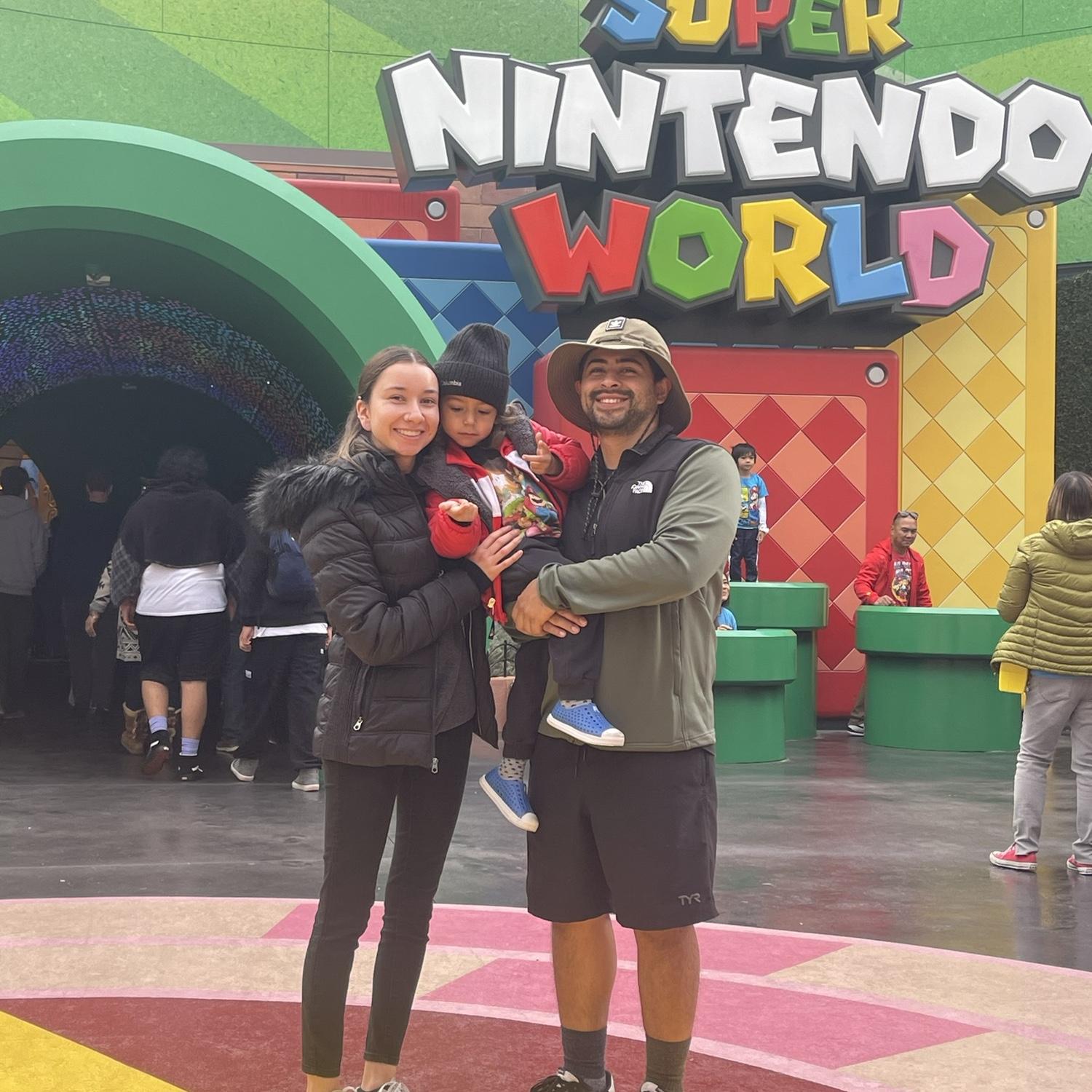 November 18, 2023. Amazing time at Universal. My suegros really knew Francisco would love it here!