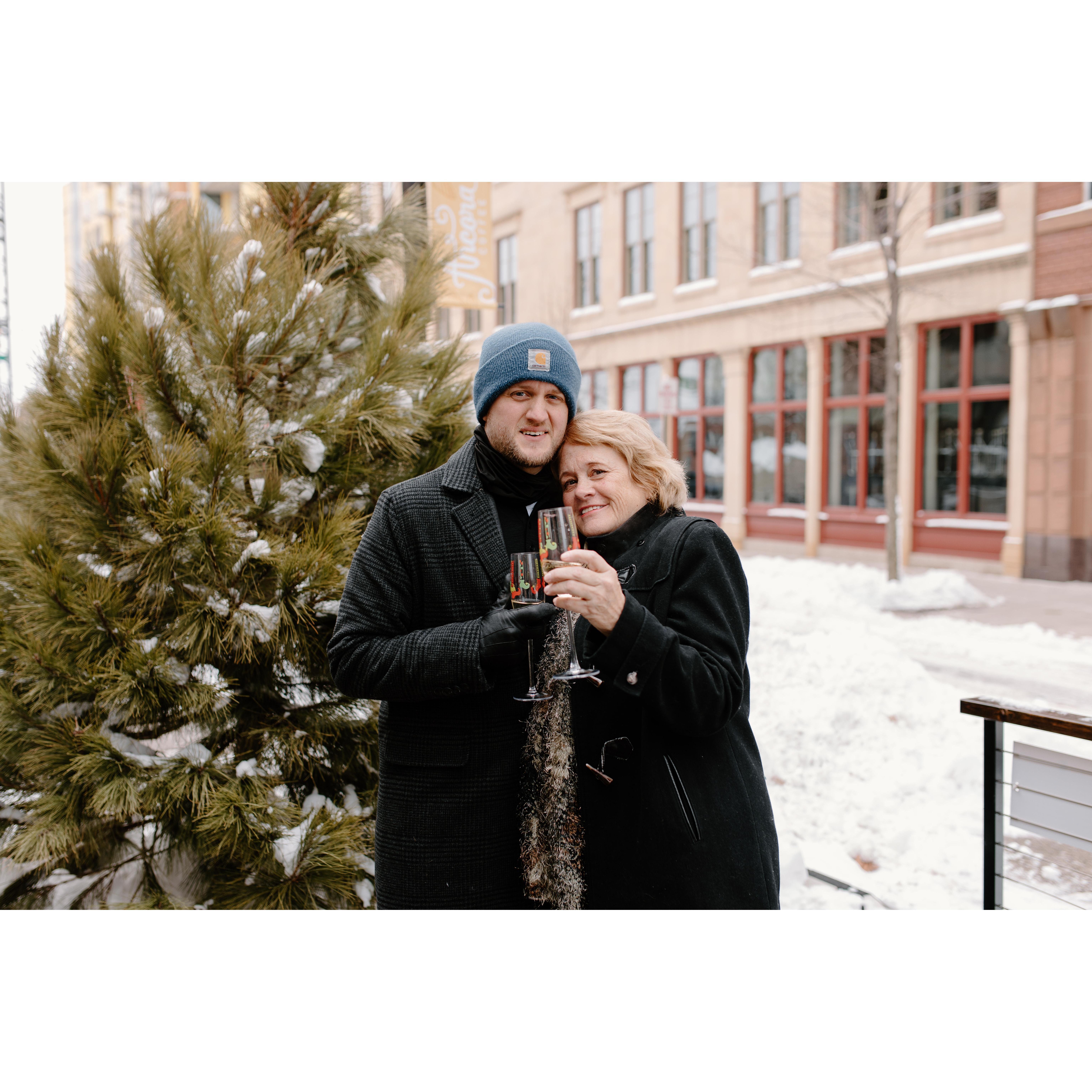 Marques's Mom, Signe