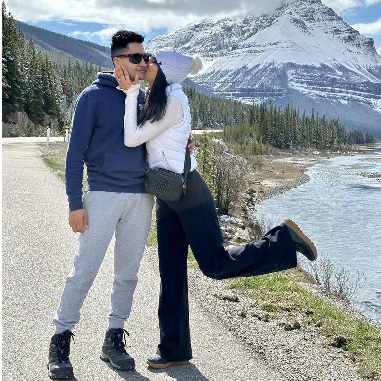 🏔️ Viaje a Banff, primer road trip de BC a Alberta 🚗
Kilómetros recorridos, paisajes inolvidables y un compromiso que nos cambió la vida.
