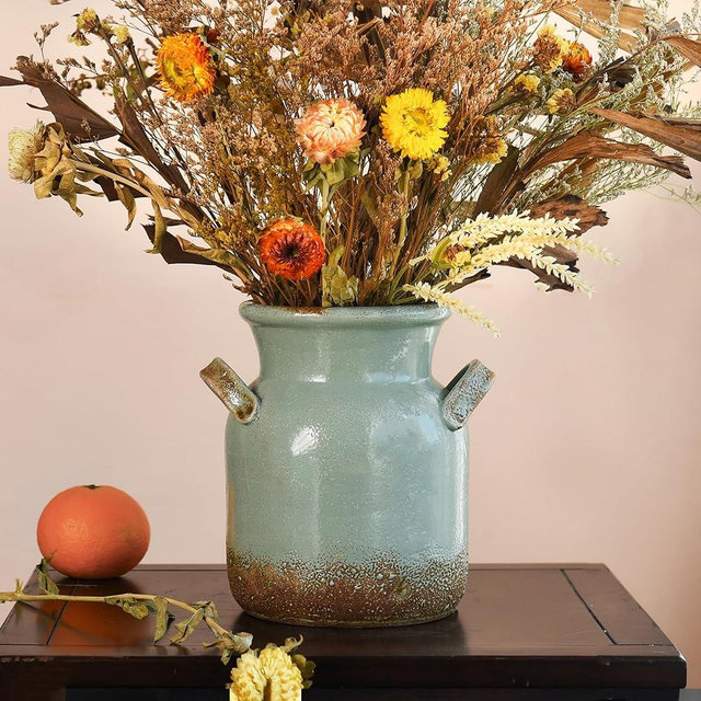 Quoowiit Ceramic Rustic Farmhouse Vase, Distressed Decorative Flower Vase for Home Decor, Ideal Shelf Decor, Green Boho Vase for Living Room Bedroom Kitchen Office Decor Centerpiece Table Decorations