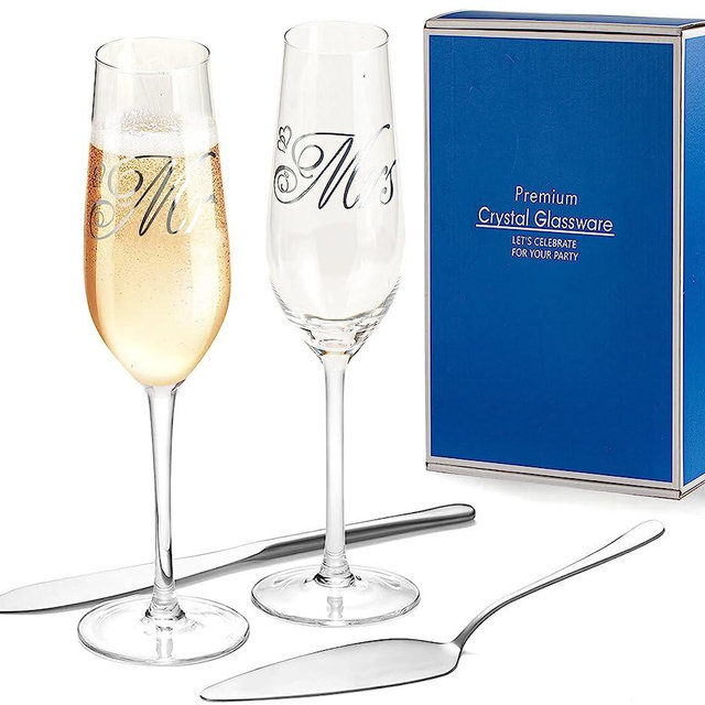 iooiluxry Wedding Cake Knife and Server Set, Silver Wedding Champagne Flutes,7oz Crystal Bride and Groom Toasting Champagne Glasses Engraved Mr and Mrs, Cake Cutting Set for Wedding Engagement Gifts