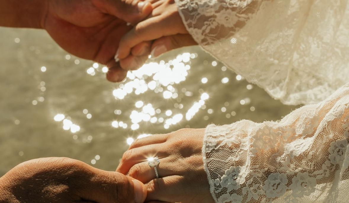The Wedding Website of Jeanette Diana Esquivel and Jonathan L. Martin