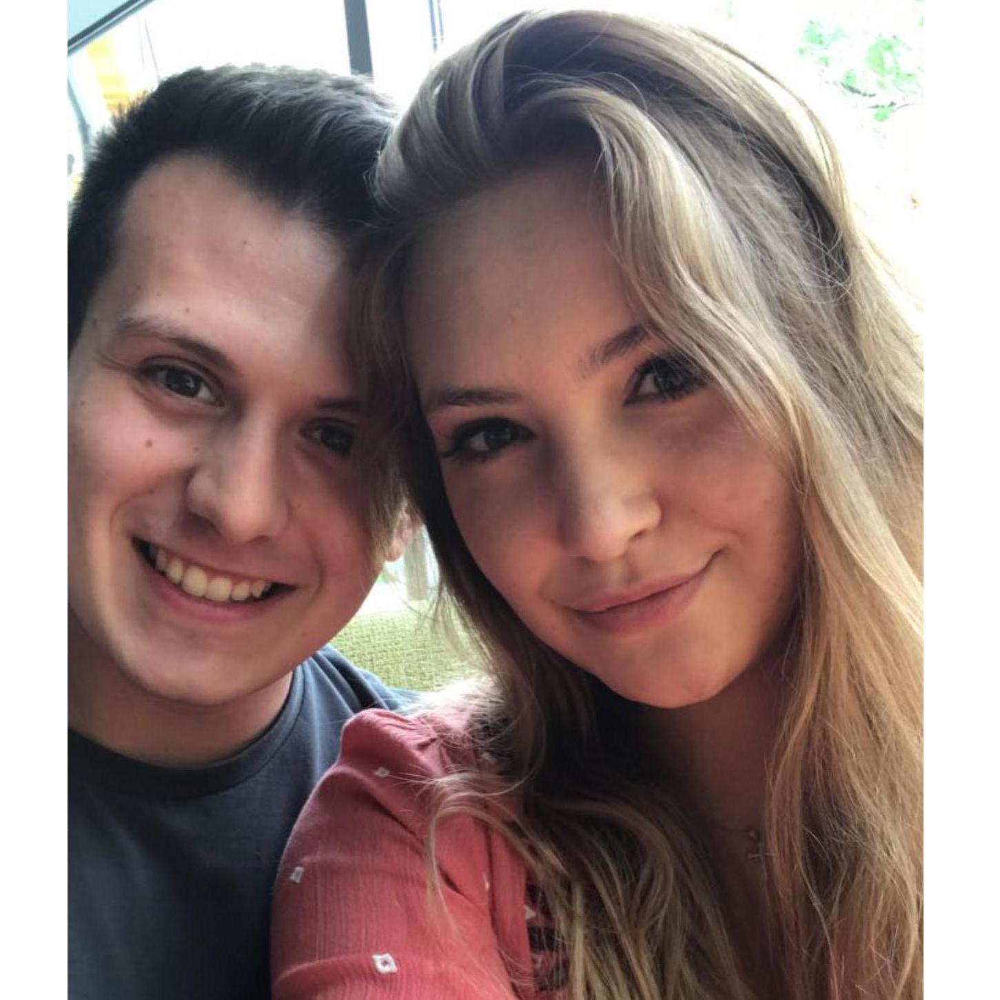 Celebrating Lauren's 21st birthday 2021
Day's activities:
Brunch at Founding farmers
Hike / walk by the water
Decorated basement for a movie night