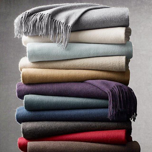 555-Gram Cashmere Grey Throw