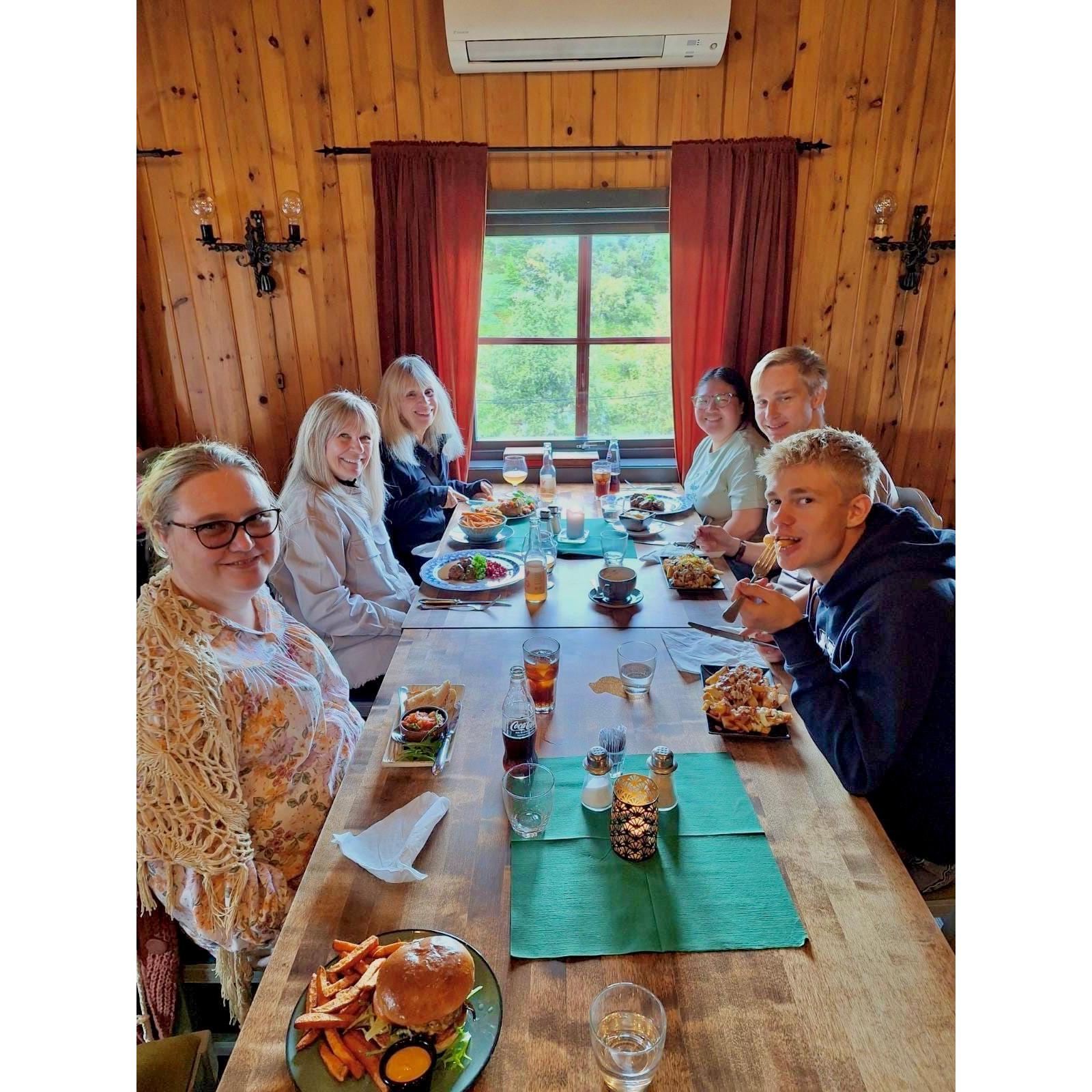 Hanna and Marius' family enjoying a lunch together at Lifjell Stua. The restaurant is located on top of a mountain in Marius' hometown, Bø. August 2024