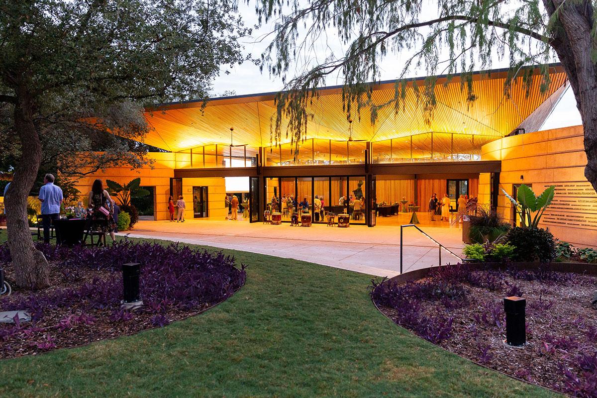 The Wedding Website of Renee Woodruff and Kevin Abbott