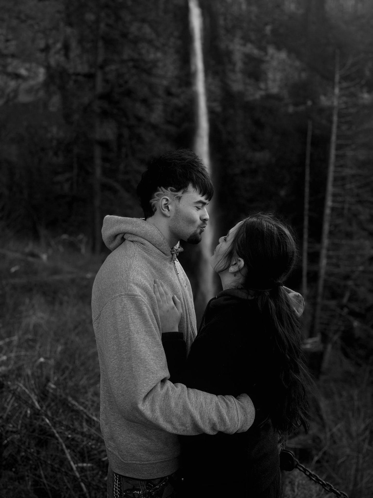 The Wedding Website of Tegan McGrady and Lance Farris
