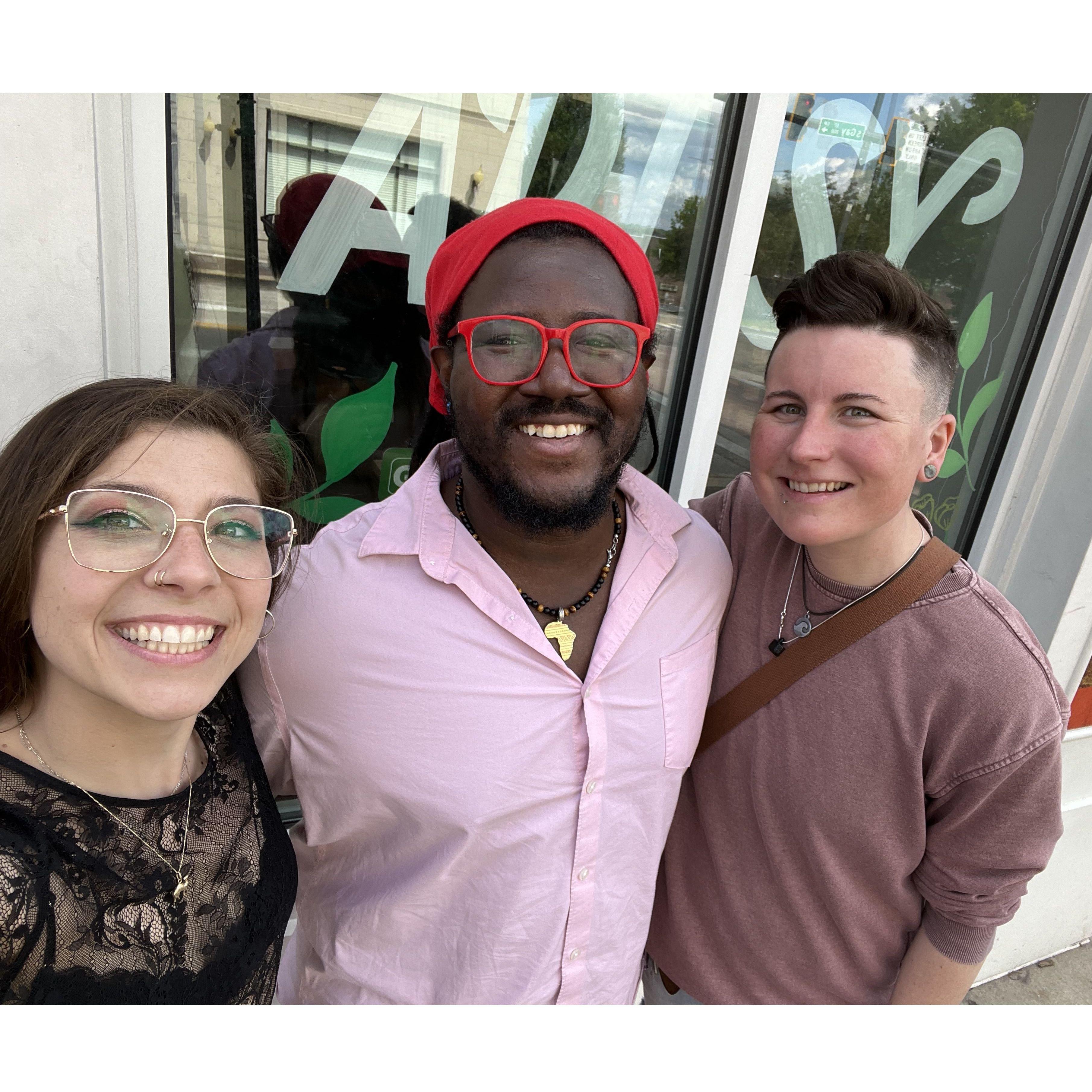While on her tour, Ash flew south to visit Kimayo. They even had some quality time with good friend and musician, Senie Hunt. Knoxville, TN - May 30th, 2023