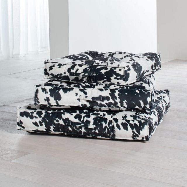 Piazza Large Wrangler Tufted Dog Bed