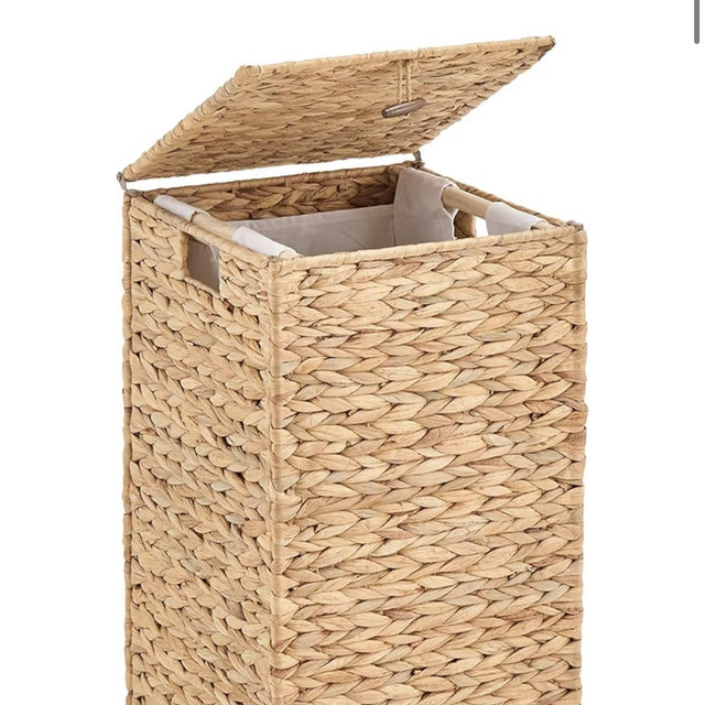 Handwoven Laundry Hamper with Lid, Natural Hyacinth Heightened Feet Laundry Basket, Wicker Clothes Hamper with Removable Liner Bag