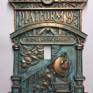 Sci-Collectables - Hogwarts 9-3/4 (Harry Potter) Light Switch Cover (Aged Patina)