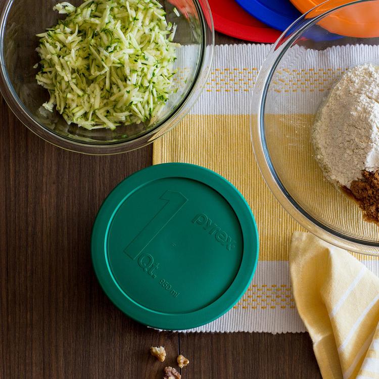 Pyrex, 8-Piece Mixing Bowl Set with Assorted Lids | Zola