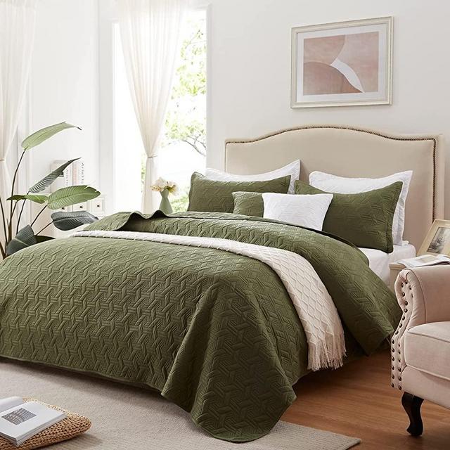 Full/Queen Quilt Set 3 Pieces, Lightweight Olive Green Bedspread-90''x98'', Soft Microfiber Summer Quilt/Coverlet, Luxurious Warm Bamboo Pattern Bedding Sets for All Seasons(Includes 1 Quilt, 2 Shams)