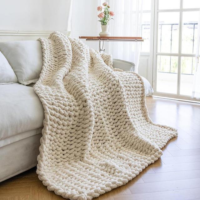 Larexius Chunky Knit Blanket - Luxury Soft Cozy Queen Size(50 * 60) Chenille Throw Blanket,100% Woven Blanket Rope Knot Throw Blanket for Couch, Sofa, Home Decor, Gift - Machine Washable（Cream）