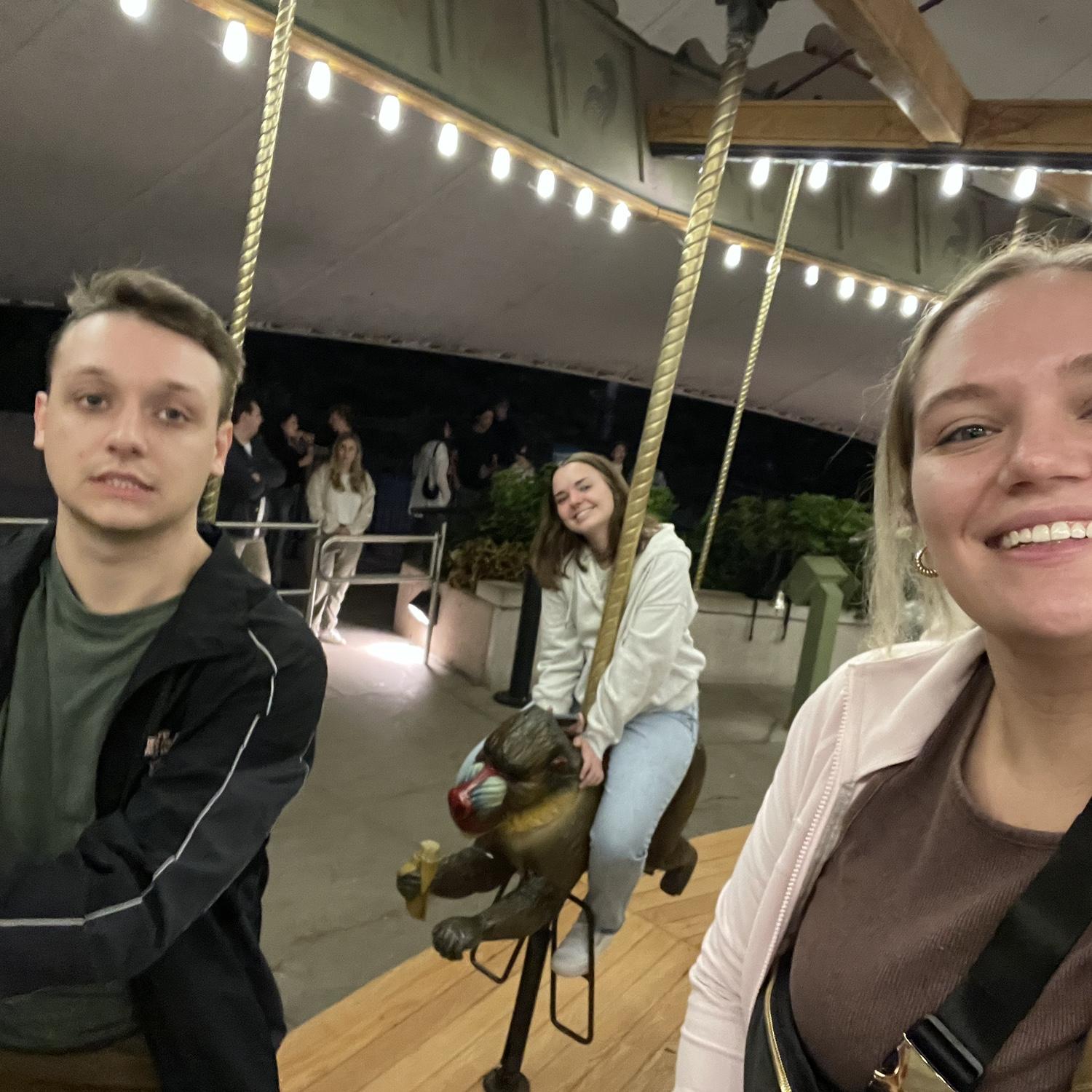 Visiting the zoo in Chicago!