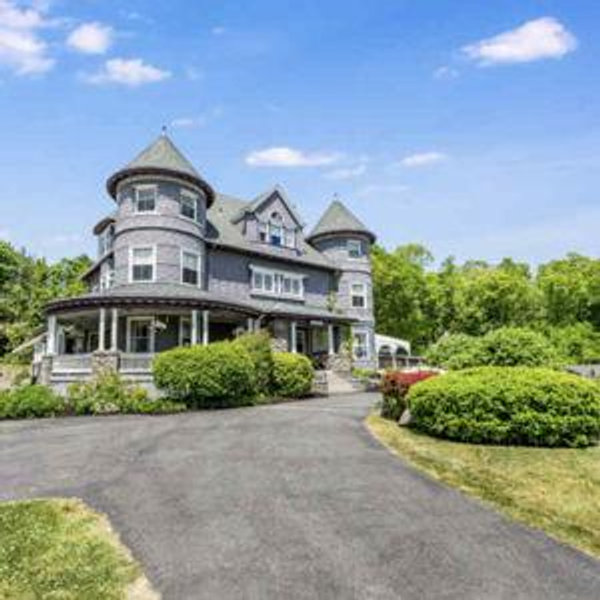 One night stay at Castle Manor Inn