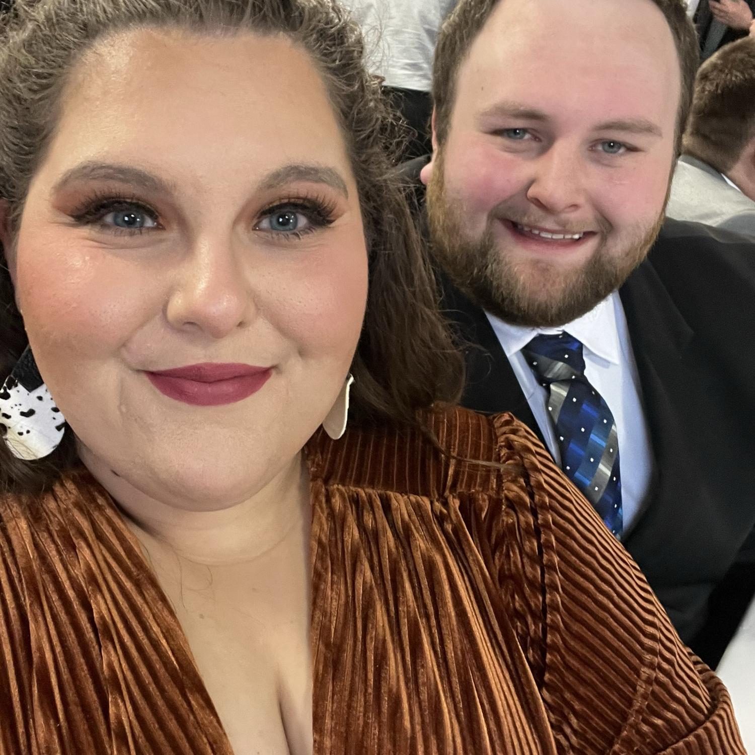More proof we only get dressed up for weddings 💒😂❤️
