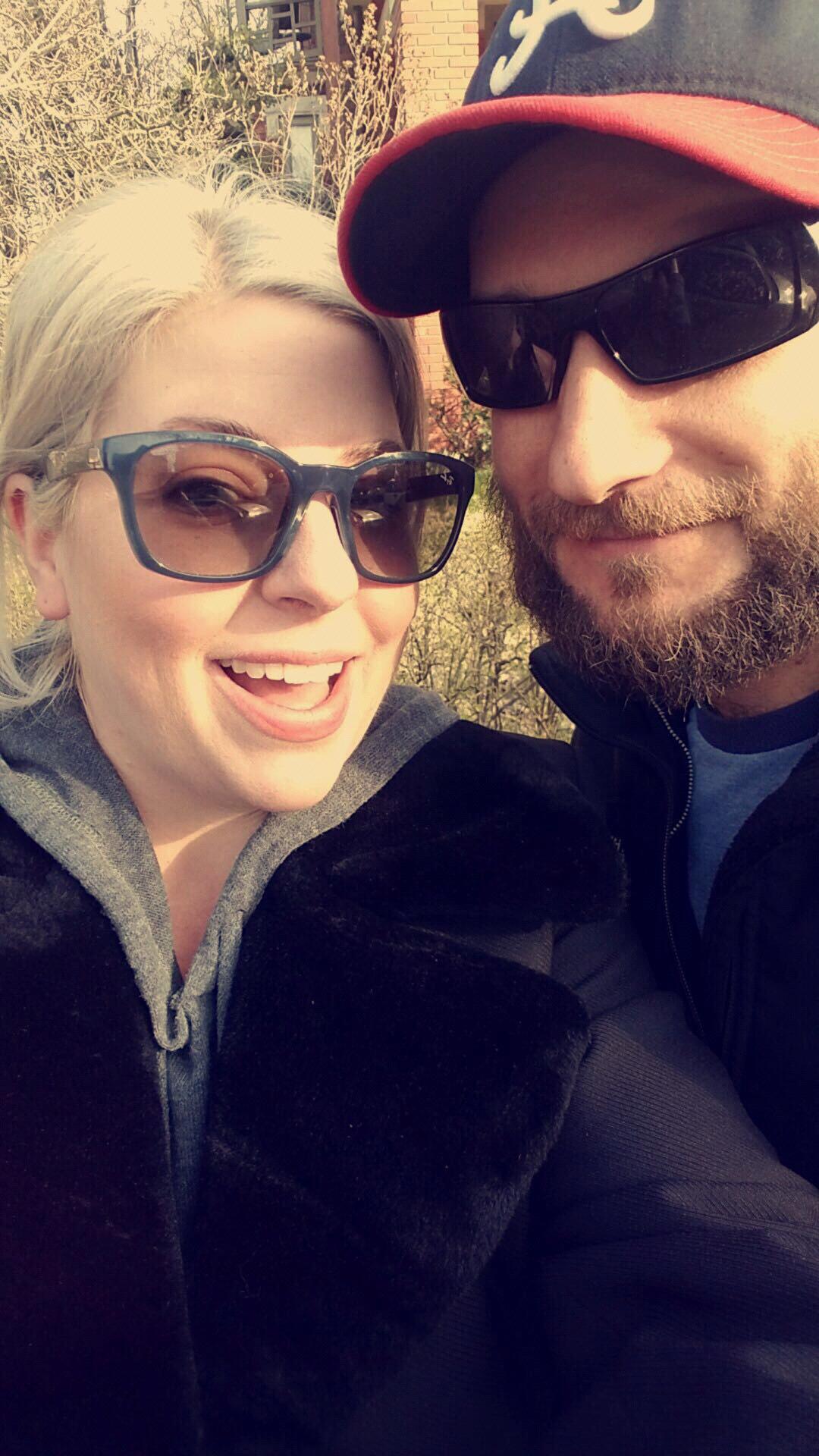 Apple picking near Detroit during Larry’s first visit. 
🍎👫♥️