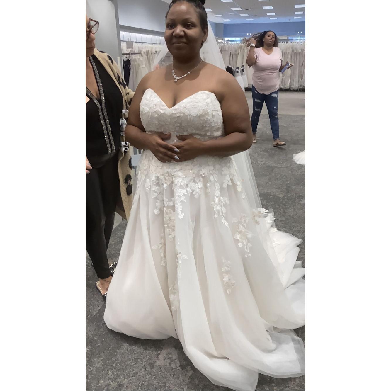 WEDDING DRESS SHOPPING