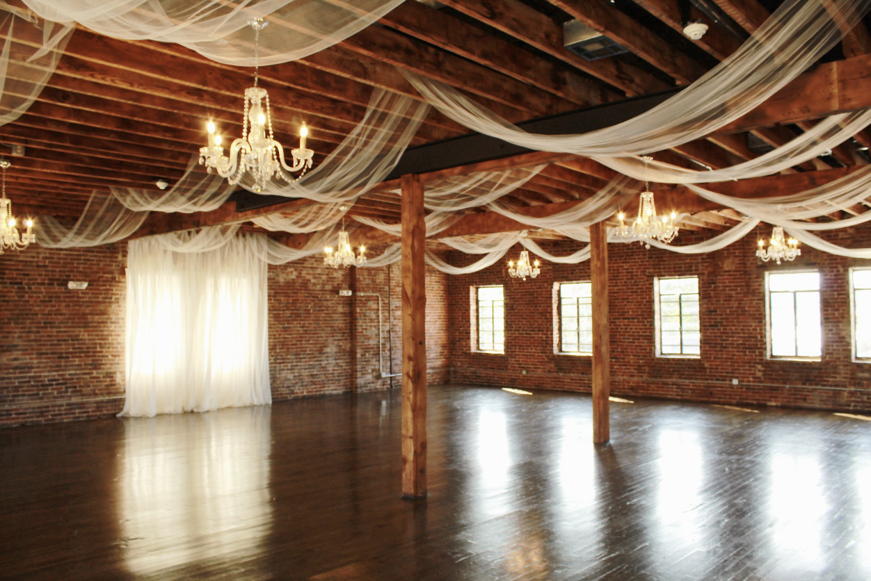 The Wedding Website of Ashlyn Grandy and Lewis MacCallum