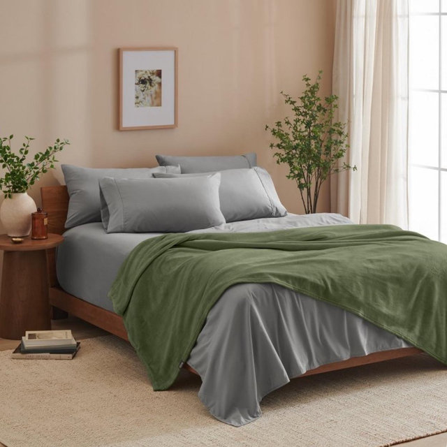 Microplush Fleece Bed Blanket by Bare Home