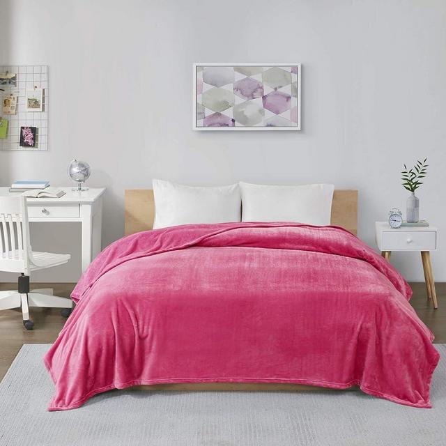 Intelligent Design Microlight Plush Luxury, Oversized Throw Blanket, Premium All Season Cover for Bed, Couch, Full/Queen, Pink