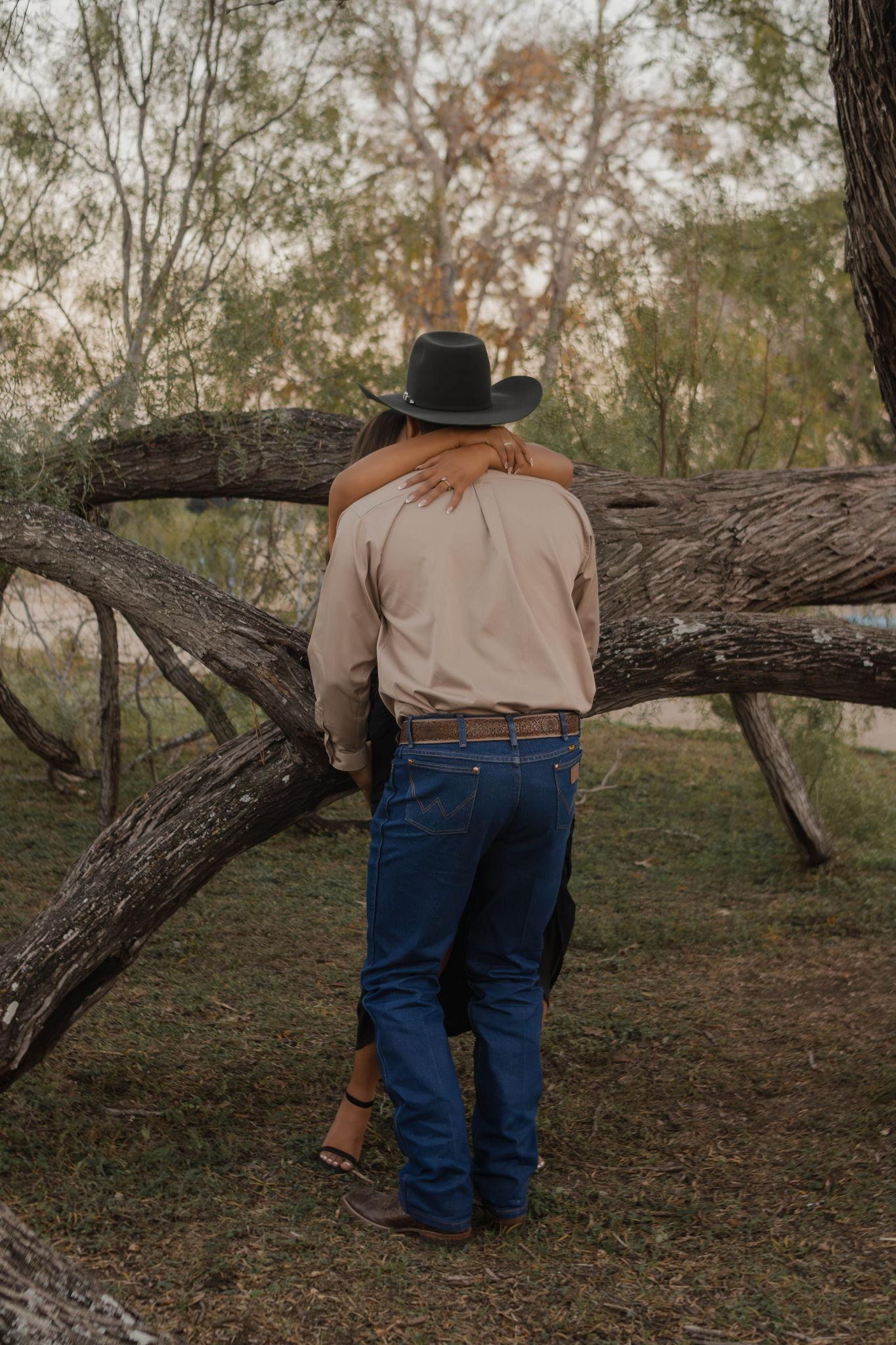 The Wedding Website of Jeanette Villarreal and Edgar Garcia