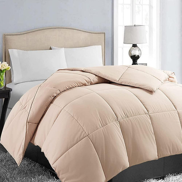 EASELAND All Season King Size Soft Quilted Down Alternative Comforter Reversible Duvet Insert with Corner Tabs,Winter Summer Warm Fluffy,Beige,90''x102''