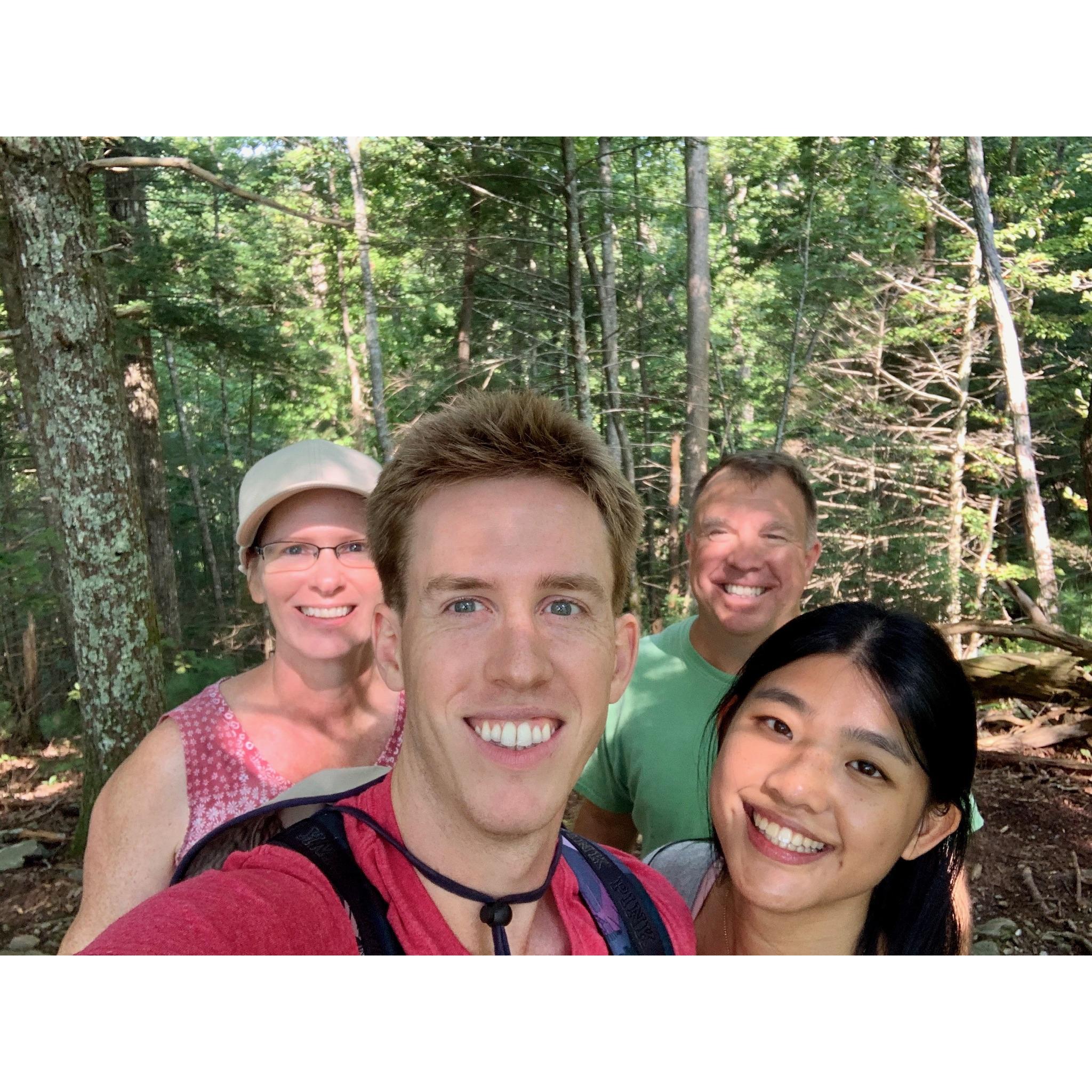 Hiking the Smokies with John Michaelโs parents! ๐ณ๐ฒ