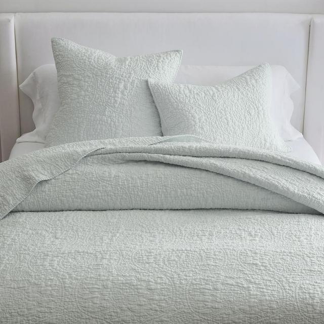 Blue Frost Belgian Flax Linen Floral Stitch Quilt, King/Cal. King