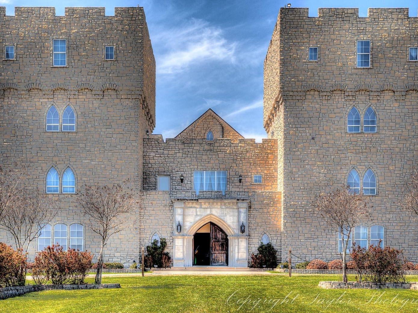 The Wedding Website of Tiffney Johnson and Sean Taylor