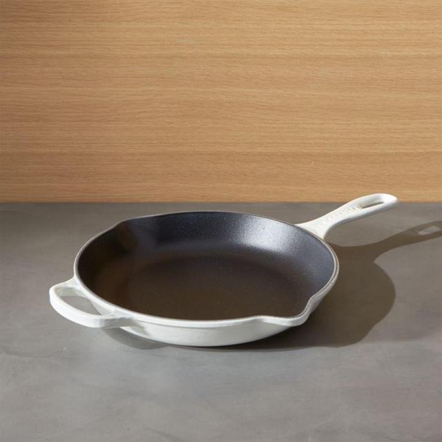 Le Creuset ® Signature 10" Cream Skillet