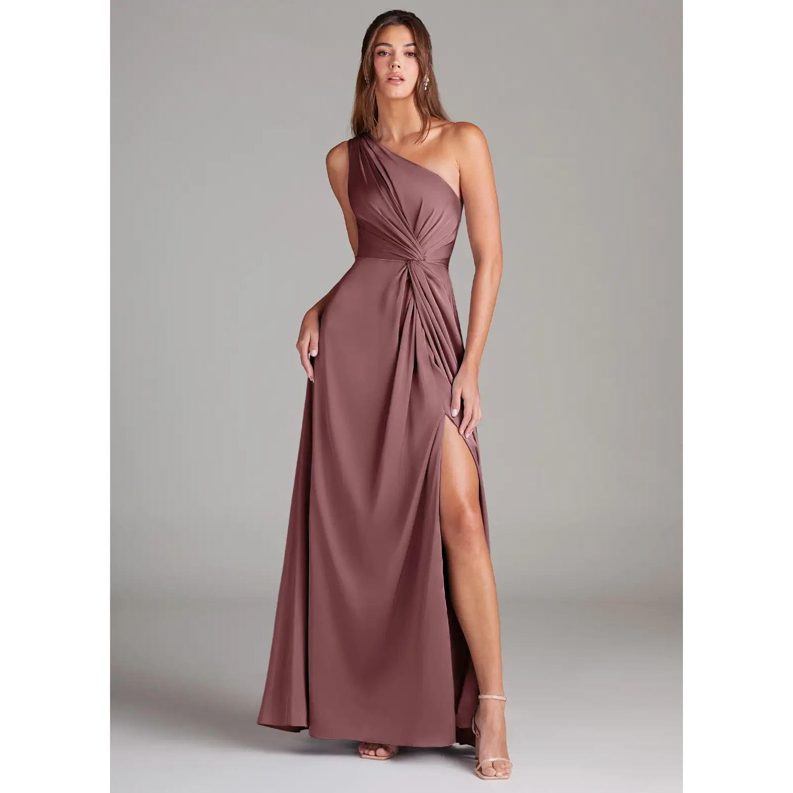 wedding attire inspiration & color scheme : Mauve