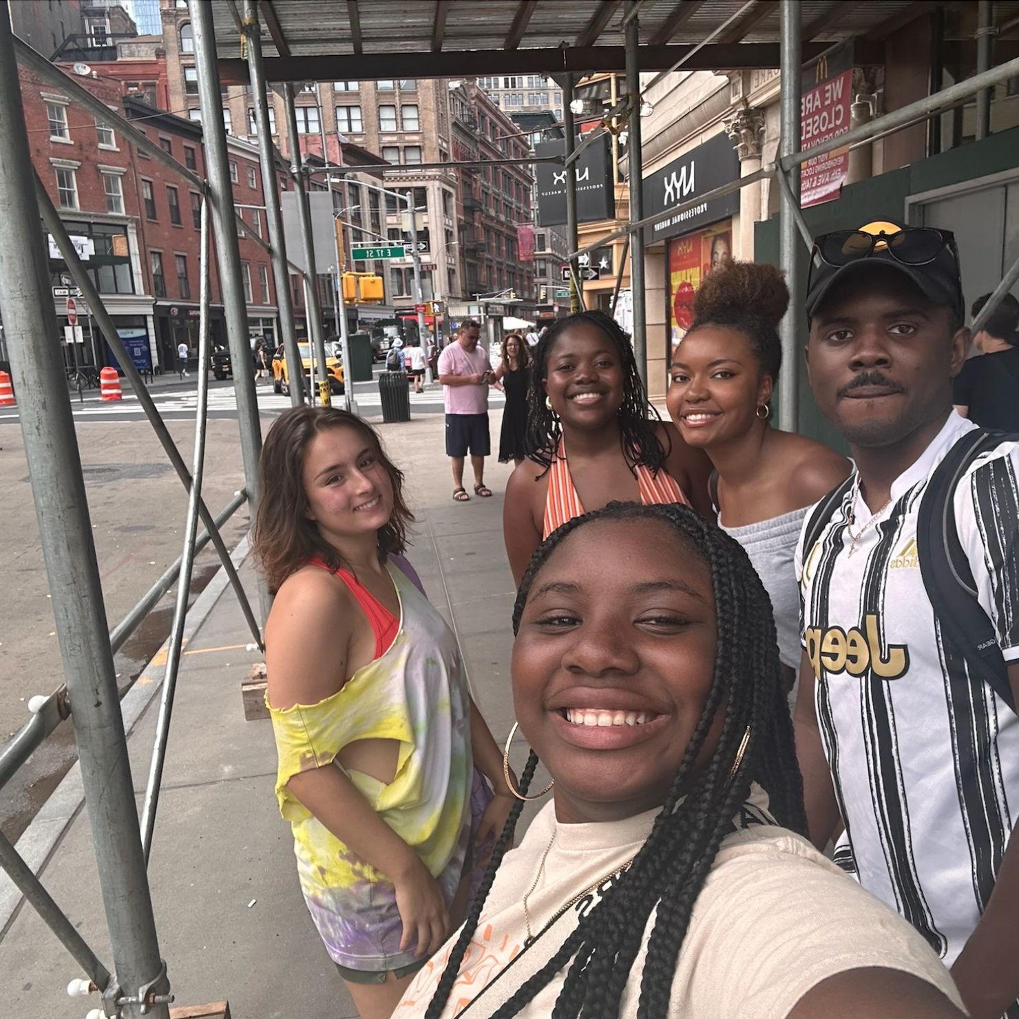 In NYC with family and friends, a glimpse into our shared love for exploring new places together.