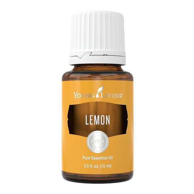 Young Living Lemon - Premium Essential Oil for Skin Care, Aromatherapy Diffuser - Fresh and Zesty Aroma - Perfume Ingredient with Citrus Scent - 15ml Bottle