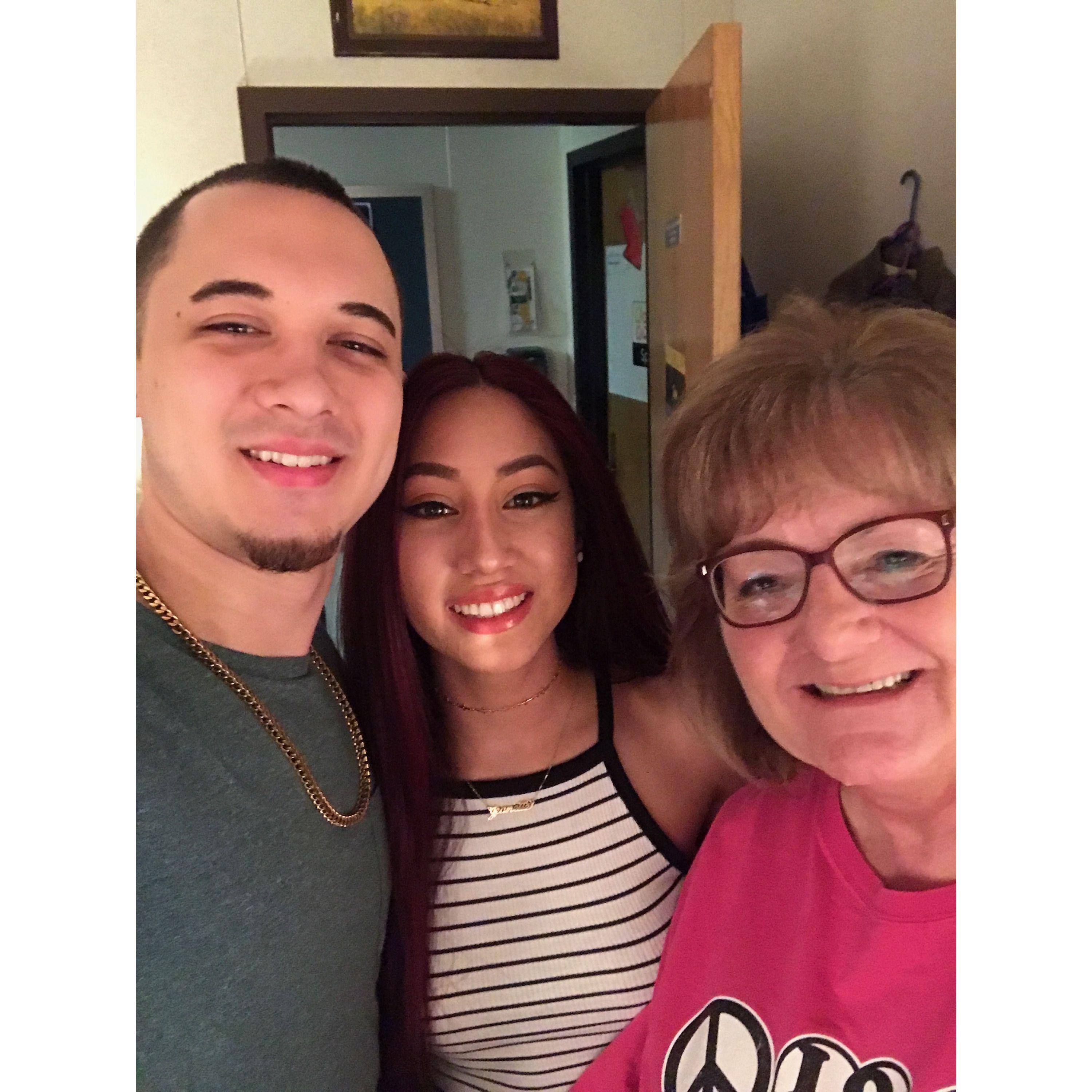 Went to visit our teacher Mrs. Scribner a couple years after to let her know we are still dating! ------ ¡Visitamos a nuestra maestra, un par de años después para que sepa que todavía somos novios!