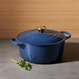 Le Creuset, Signature Round Dutch Oven - Zola