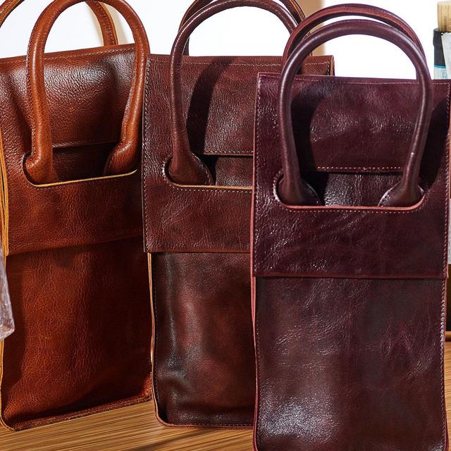 Leather bag for 2 bottles / leather bottle carrier / wine and whiskey gift / hygge wine pouch with handles and dividers inside