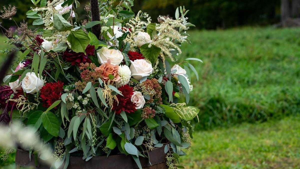 Lauren Flanagan Design | Wedding Florists | Cost, Reviews & Photos | Zola