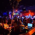 PLUS Dueling Piano Bar