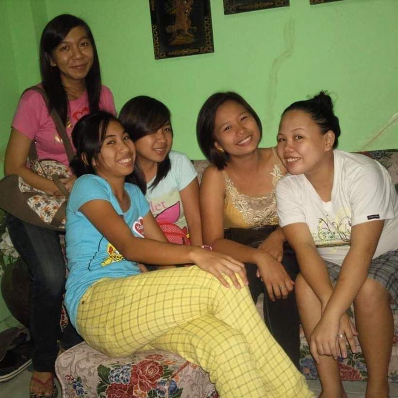 High school bestfriends turned bridesmaids.