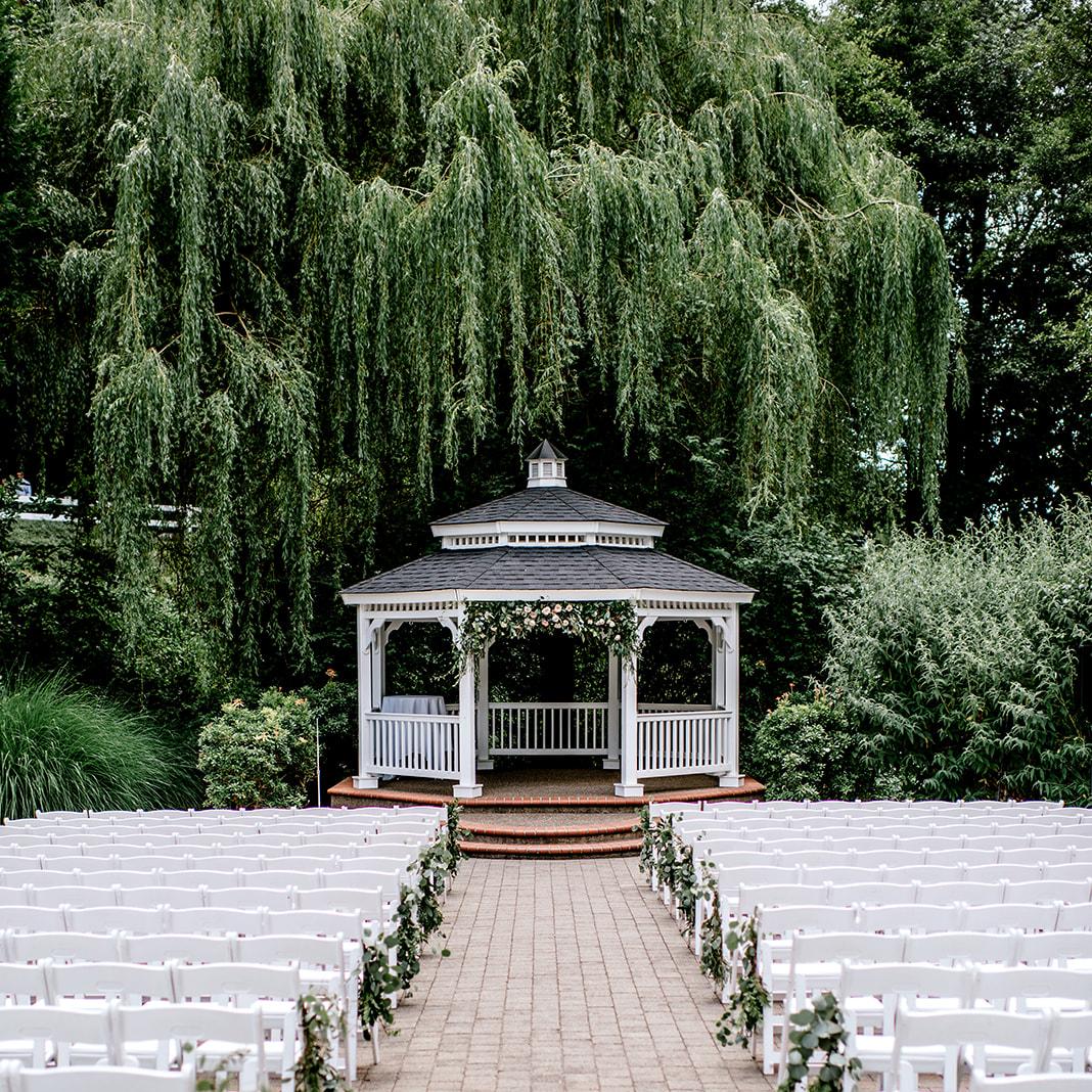 The Wedding Website of Taylor Maxfield and Zachary Sielicky