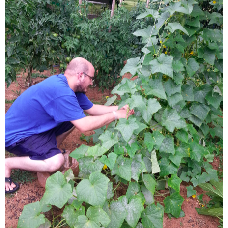 Fun Fact: The Groom is a proud gardener.