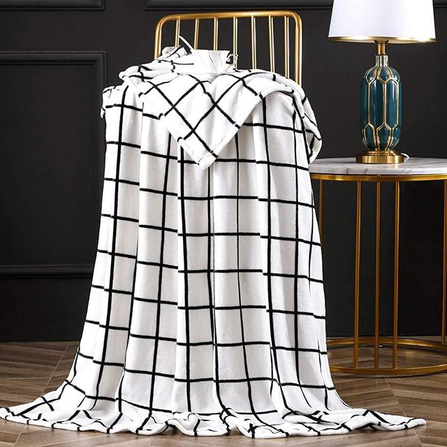 Bertte Luxury Decorative Velvet Pattern Bed Fleece Blanket Super Soft Cozy Warm Lightweight Throw for Sofa Couch, 50"x60", Black and White