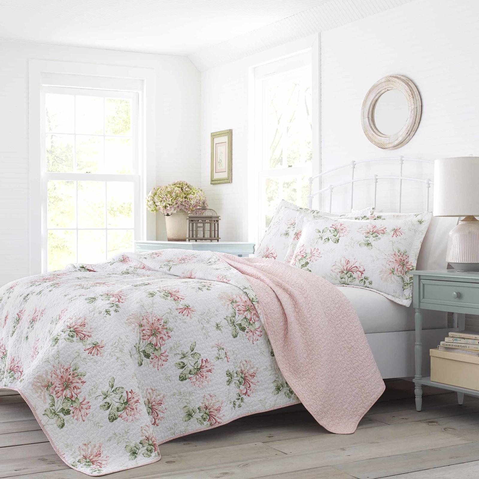 Laura Ashley, Honeysuckle 3-Piece Quilt Set | Zola