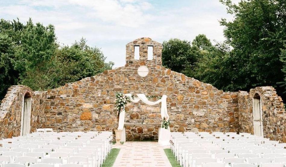 The Wedding Website of Emily Adair and Lance Cook