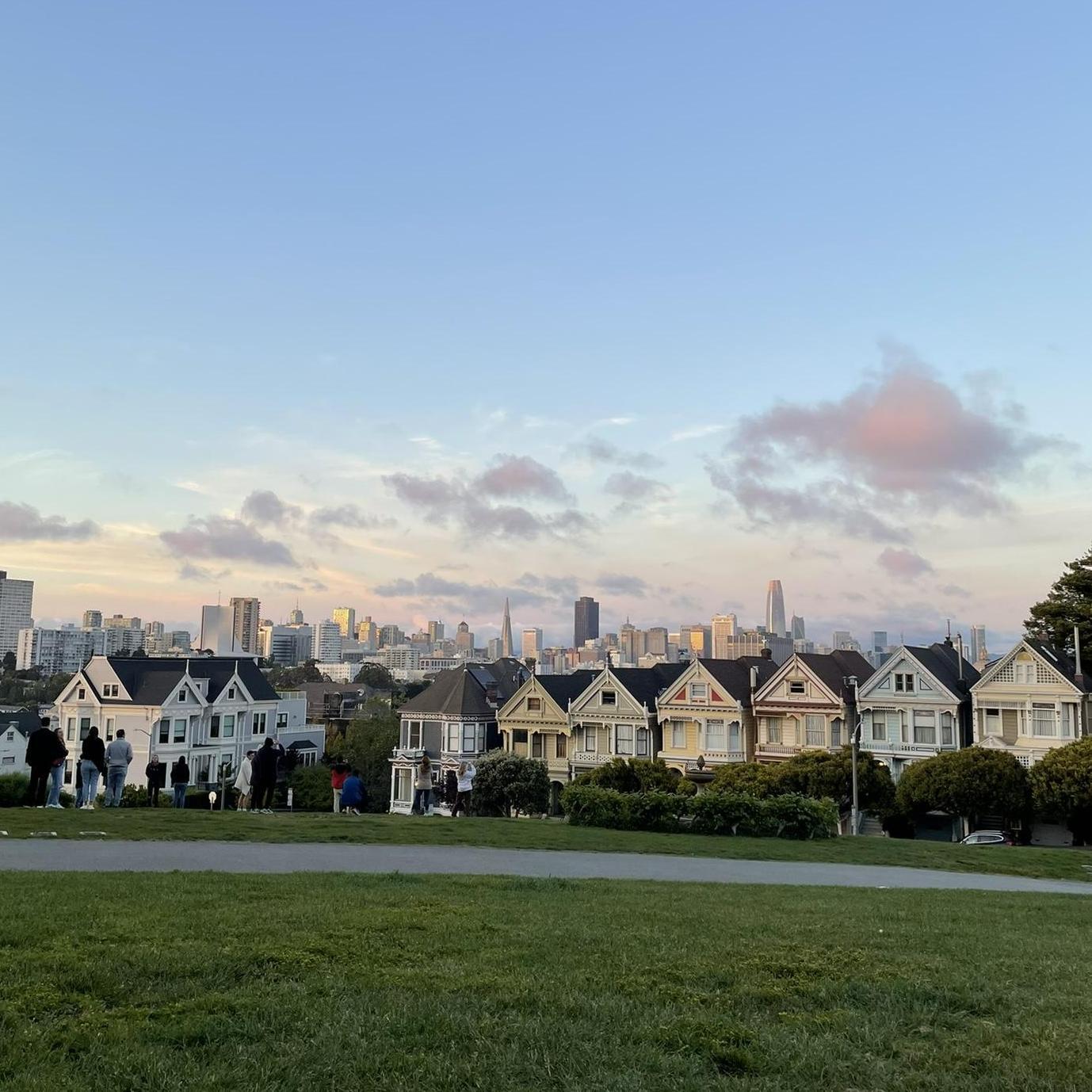 Our first date: a picnic with this beautiful view at Alamo Square